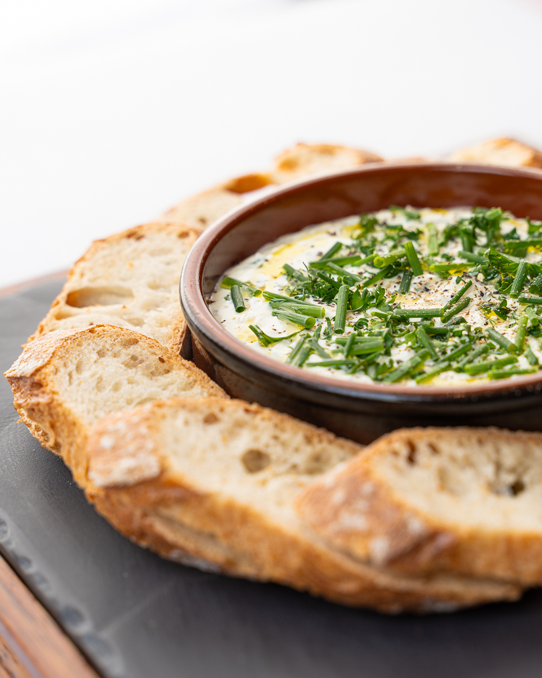 Cervelle des canuts et sa baguette de campagne